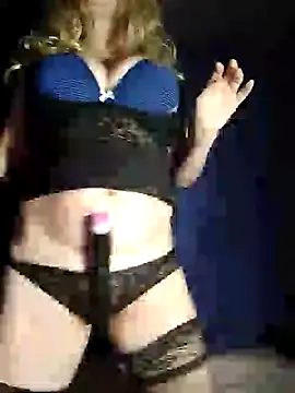 FameLara online show from 01.23.25