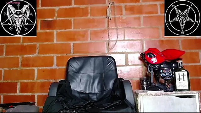 Snapshot of Domina_Lilith chatting on 01.15.25 Domina Lilith online show from 01.15.25