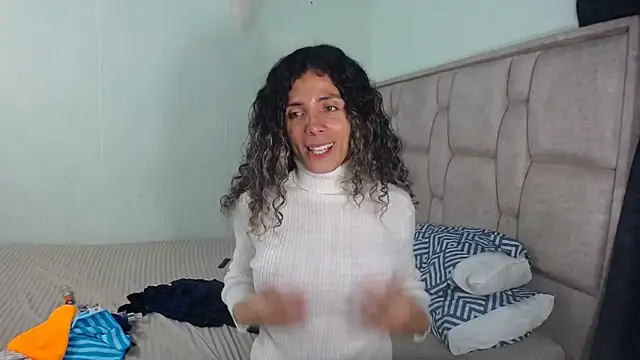 Nadia Monroe online show from 12.28.24