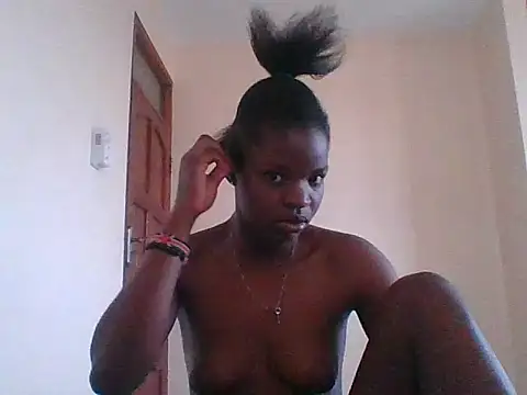 Snapshot of hotgal1112 chatting on 09.17.25 hotgal1112 online show from 09.17.25