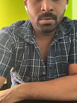 Handsomehunk 4U online show from 01.14.25