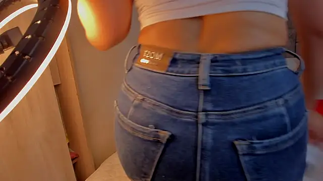 Snapshot of MirandaRoxx chatting on 05.11.26 MirandaRoxx online show from 05.11.26