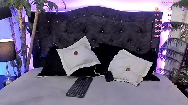 Snapshot of candy_canne__ chatting on 01.11.25 candy canne   online show from 01.11.25