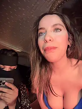 Snapshot of ORLA86 chatting on 10.11.25 ORLA86 online show from 10.11.25