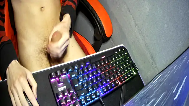 Snapshot of hotteen18cm chatting on 10.10.25 hotteen18cm online show from 10.10.25