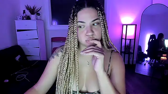 MelSaunders online show from 10.31.25