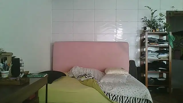Snapshot of SweetyBabyDemon chatting on 10.04.25 SweetyBabyDemon online show from 10.04.25