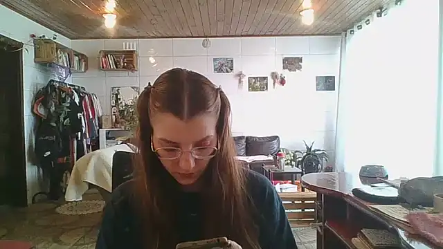 Snapshot of SweetyBabyDemon chatting on 10.23.25 SweetyBabyDemon online show from 10.23.25