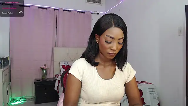 Snapshot of samantha-rose2 chatting on 02.28.25 samantha-rose2 online show from 02.28.25