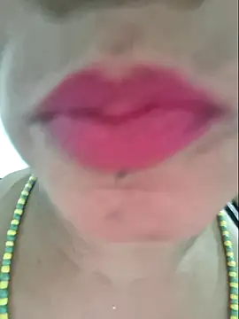 gatadeojosclaros online show from 03.02.26