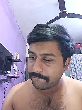 Snapshot of GlassBarge9 chatting on 01.08.25 GlassBarge9 online show from 01.08.25