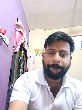 Snapshot of GlassBarge9 chatting on 03.08.25 GlassBarge9 online show from 03.08.25