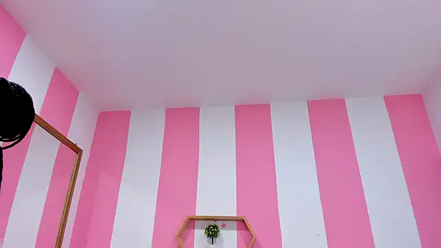 ISABELLA 020 online show from 10.08.25