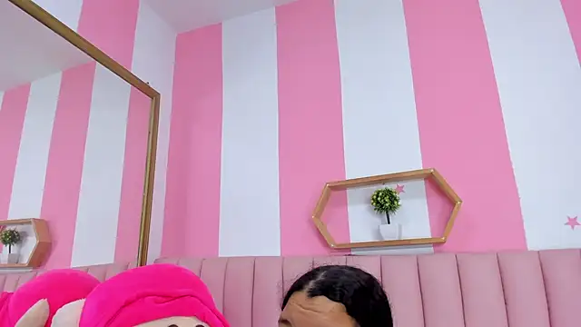 ISABELLA 020 online show from 03.05.26