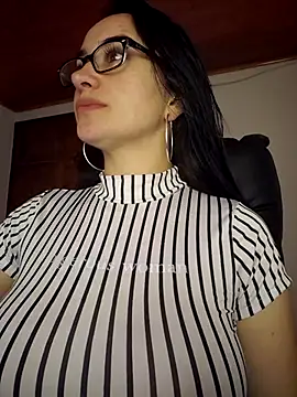 preetypeach online show from 10.28.25