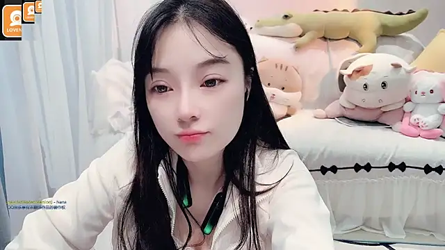 AKiKi711 online show from 10.29.25