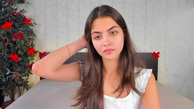 Milana Crystal  online show from 01.04.25