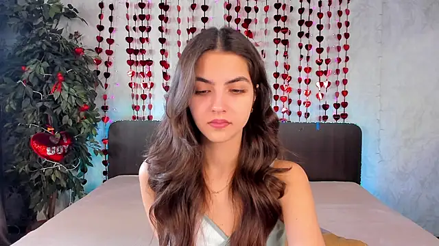 Milana Crystal  online show from 02.13.25