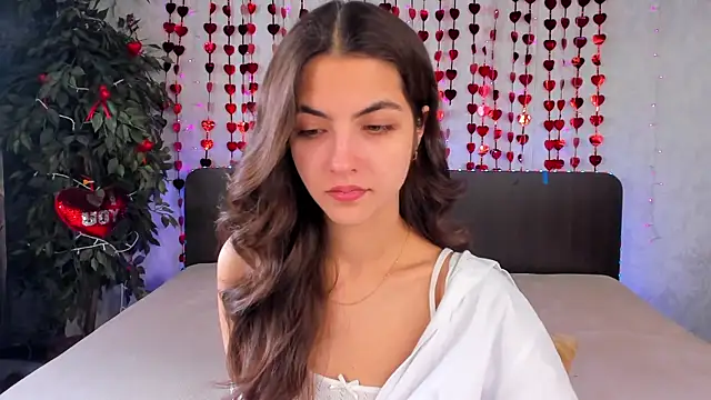 Milana Crystal  online show from 02.20.25