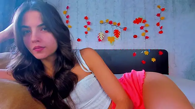 Milana Crystal  online show from 10.28.25