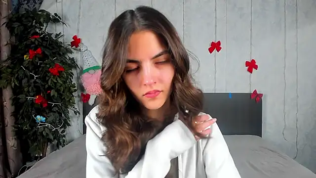 Milana Crystal  online show from 02.04.26