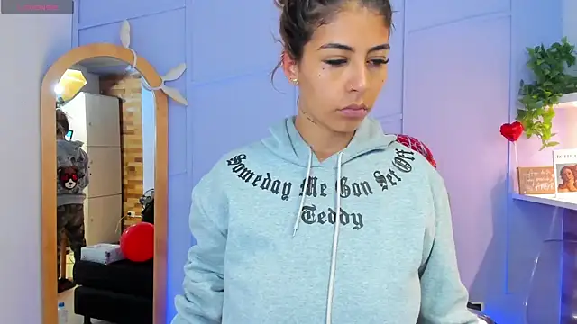 Georgina-coule online show from 02.17.25