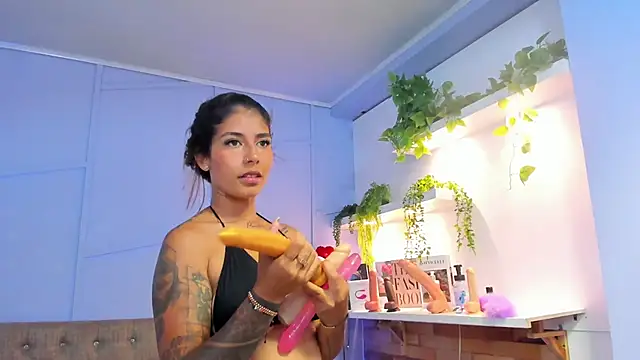 Georgina-coule online show from 03.21.25