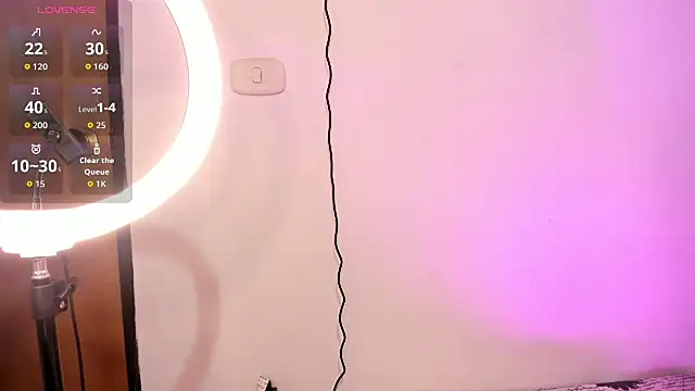 Snapshot of Kylie2211 chatting on 11.20.25 Kylie2211 online show from 11.20.25