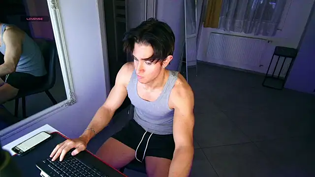 Snapshot of ChristianLevine_ chatting on 04.19.26 ChristianLevine online show from 04.19.26