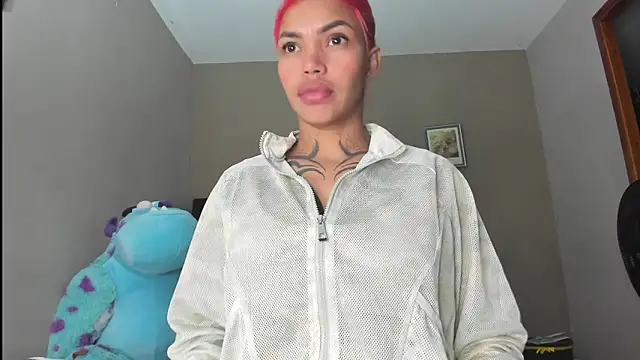 Snapshot of nathaliefox chatting on 10.09.25 nathaliefox online show from 10.09.25