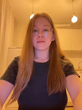 Eva Weyne online show from 11.18.25