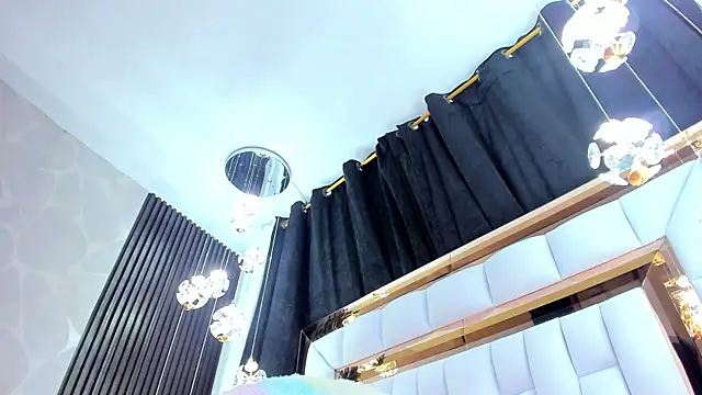 Snapshot of SarayRoyse chatting on 03.06.25 SarayRoyse online show from 03.06.25