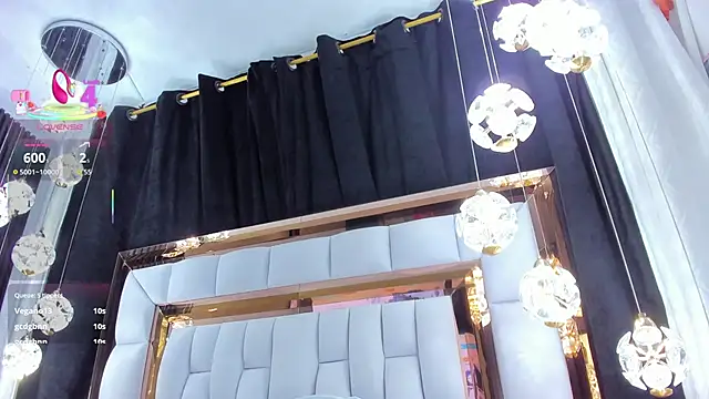 SarayRoyse online show from 12.22.25