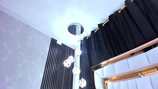 SarayRoyse online show from 03.30.26