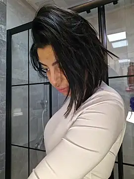 Esmertarcinim online show from 11.25.25