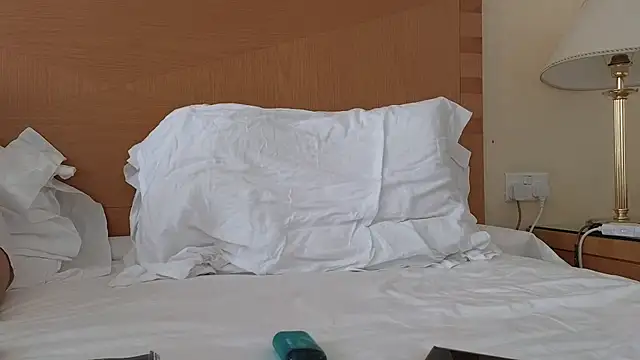 Mr-and-Mrs-Smith online show from 12.19.24