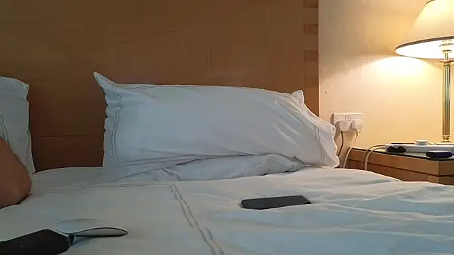 Mr-and-Mrs-Smith online show from 12.24.24