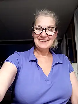 irinamaux online show from 10.22.25