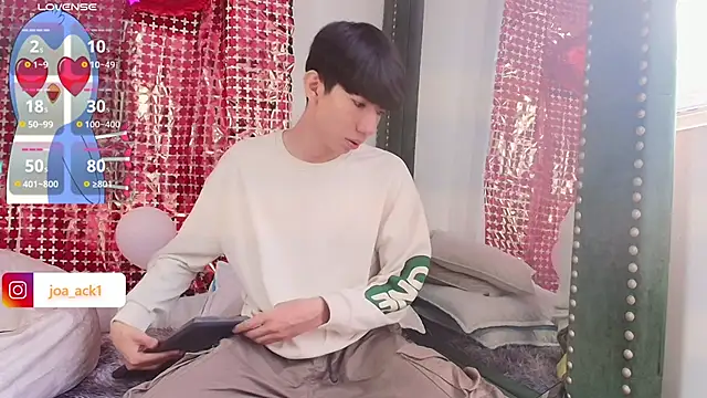 Levii Ackermann online show from 02.17.25