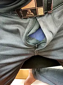 Snapshot of mr_slim_body chatting on 03.21.26 mr slim body online show from 03.21.26