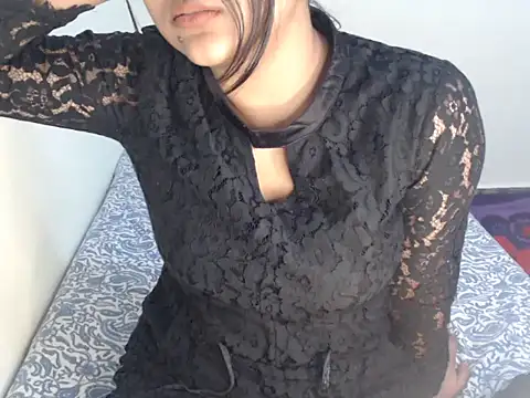 Freya nia online show from 12.22.25