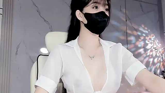 Luli-bae online show from 03.13.25