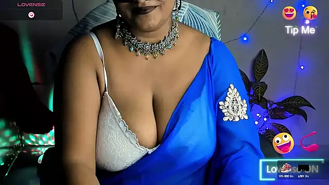 Snapshot of Love_Winss chatting on 09.30.25 Love Winss online show from 09.30.25