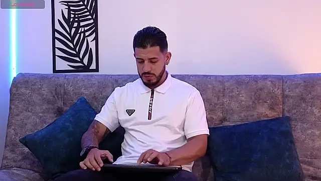 Snapshot of Bruno_Mattos chatting on 12.24.24 Bruno Mattos online show from 12.24.24