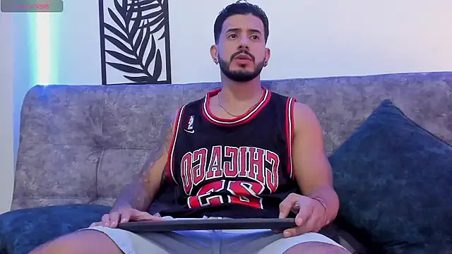 Snapshot of Bruno_Mattos chatting on 03.05.25 Bruno Mattos online show from 03.05.25