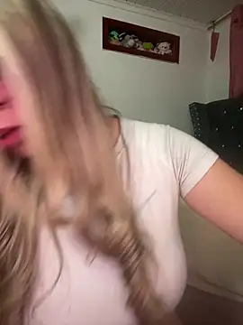 CristalGmez online show from 12.18.25