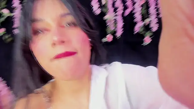 Snapshot of Cristal_horny69 chatting on 10.12.25 Cristal horny69 online show from 10.12.25