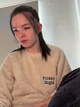 Snapshot of RoxiBlack chatting on 12.15.25 RoxiBlack online show from 12.15.25