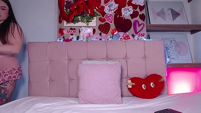 Linaa morris online show from 02.16.25