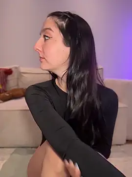 Snapshot of _Juliette chatting on 05.17.26 Juliette online show from 05.17.26